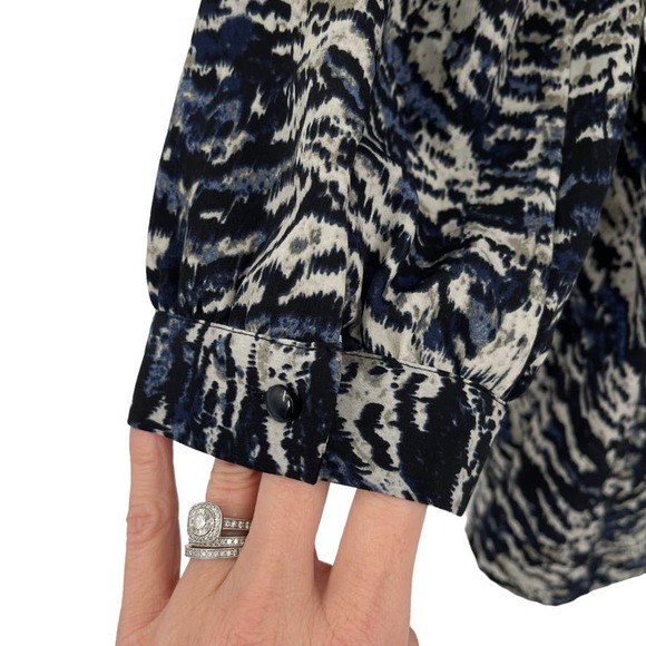 TALBOTS Petites Blouse 3/4 Sleeves Blue Print - Size P  EUC - Picture 5 of 11